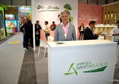 Pedro García, en el stand de la empresa murciana Agrícola Santa Eulalia
